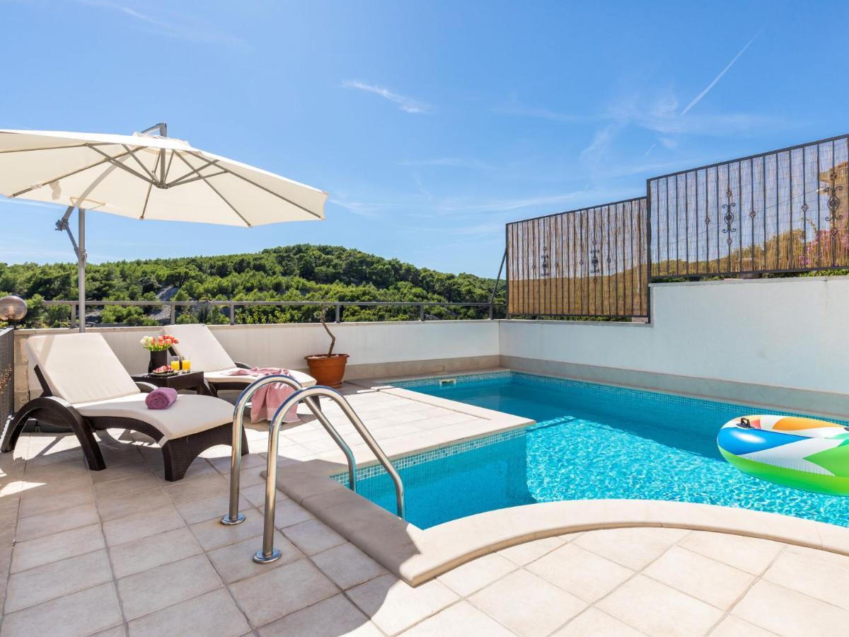 Luxurious Villa In Selca With Pool Exterior foto