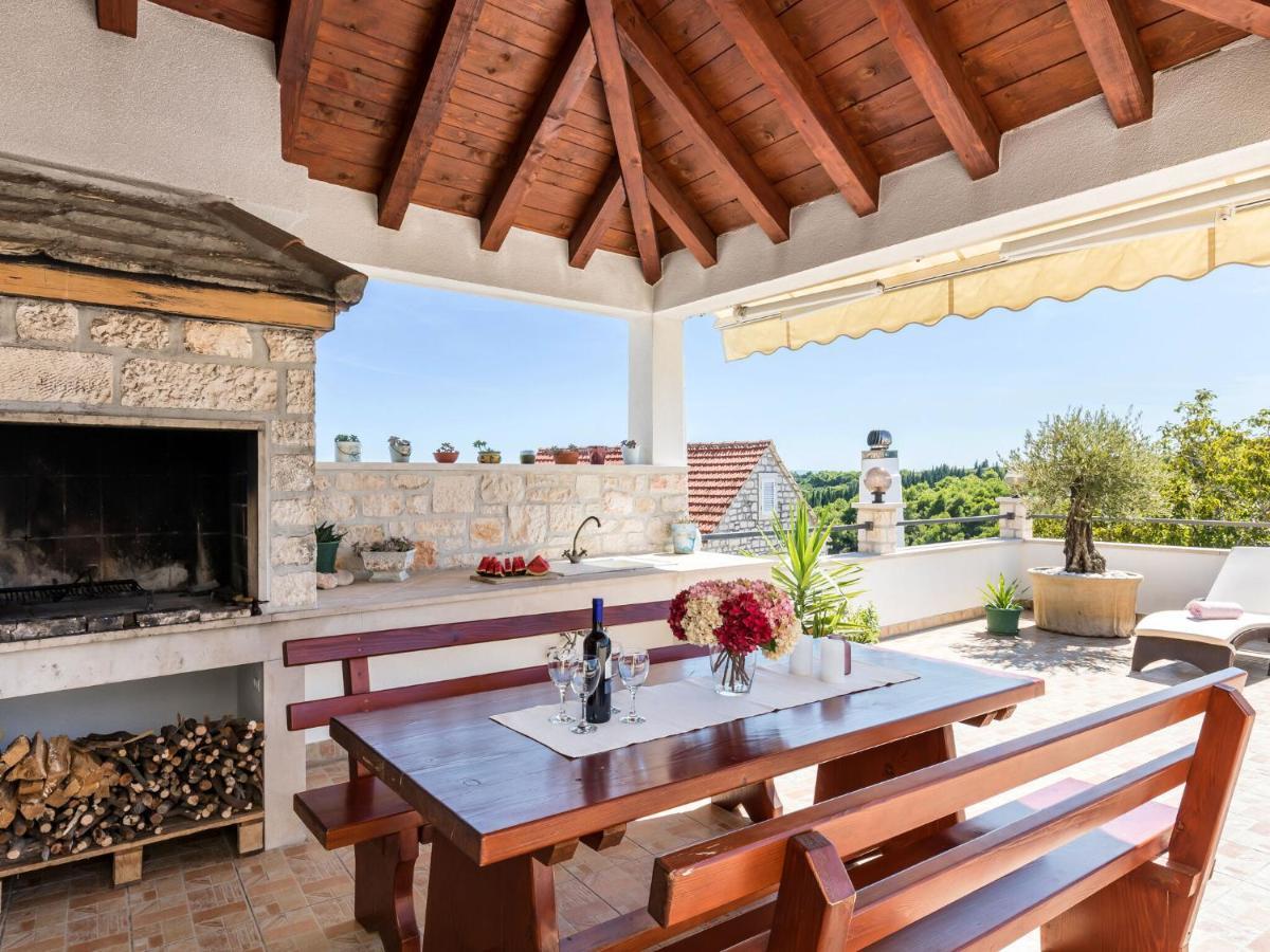 Luxurious Villa In Selca With Pool Exterior foto